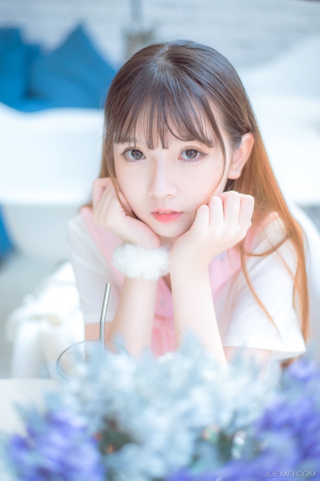 “好！”魏延点点头，他乃主帅，这些事情，自然责无旁贷，只是皱眉看向庞统道：“士元，那诸葛亮真有那么厉害？”